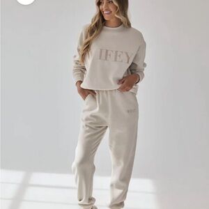 “Wifey” Sweatshirt + Sweatpants Set